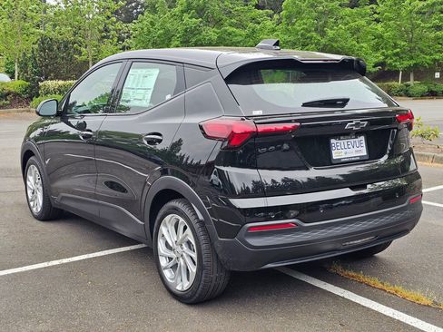 New 2027 Chevrolet Bolt LT w/ Comfort Package FWD image 3