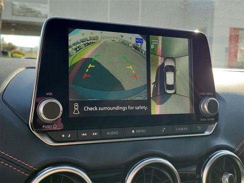 Used 2023 Nissan Sentra SR w/ SR Premium Package image 9