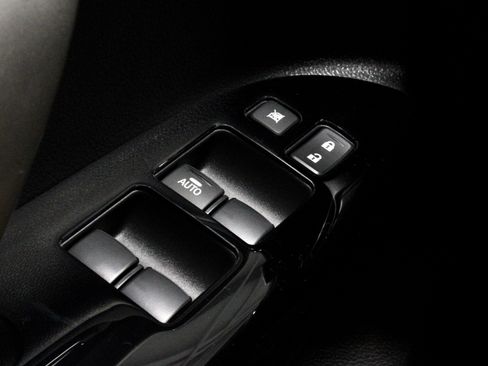 New 2025 Mitsubishi Eclipse Cross LE image 11