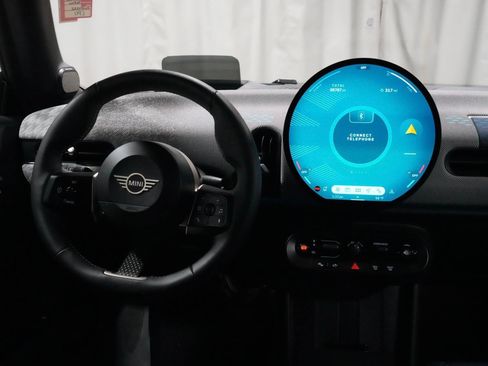 Certified 2025 MINI Cooper S image 4