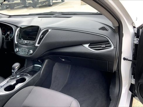 Used 2023 Chevrolet Malibu LT FWD image 18