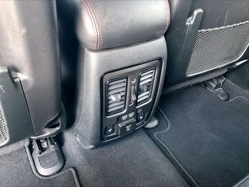 Used 2024 Dodge Durango GT image 28