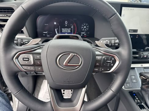 Used 2025 Lexus GX 550 w/ Accessory Package (2T) AWD/4WD image 14
