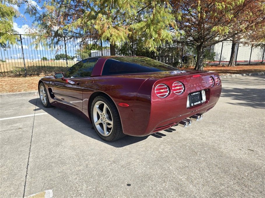 Used 2003 Chevrolet Corvette Coupe w/ Preferred Equipment Group RWD image 6