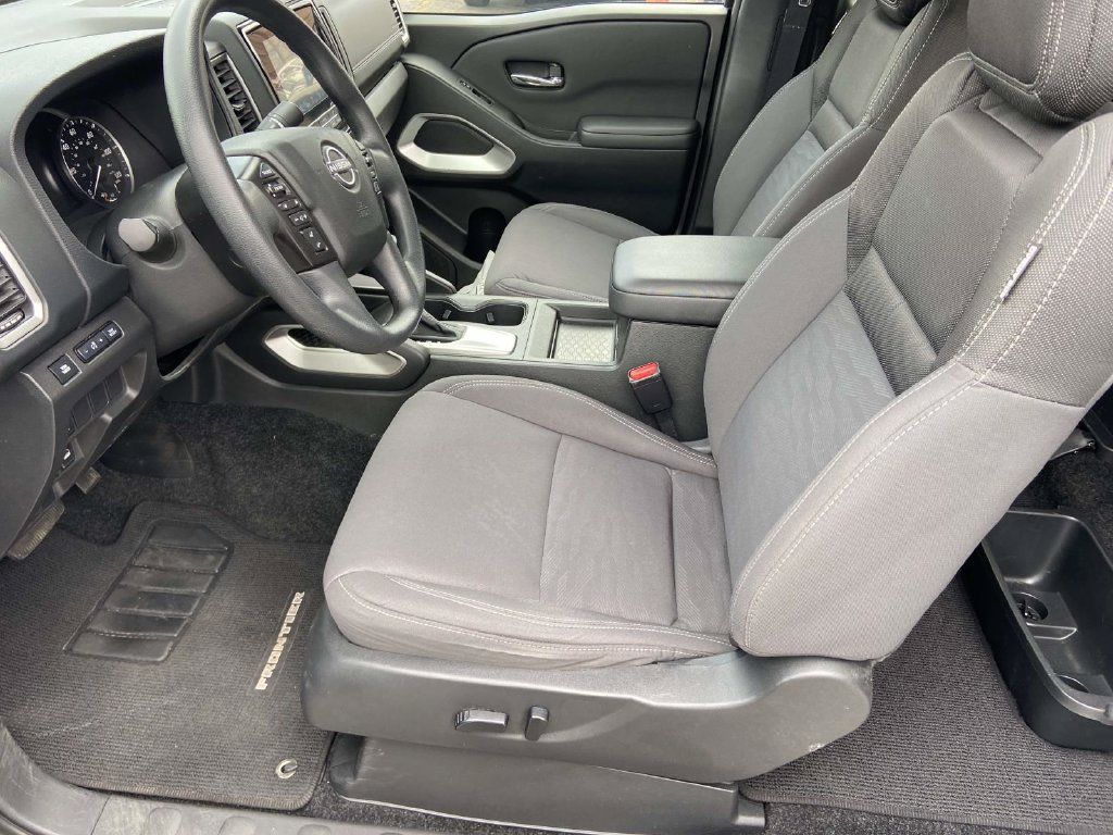 Used 2024 Nissan Frontier SV w/ Technology Package AWD/4WD image 14