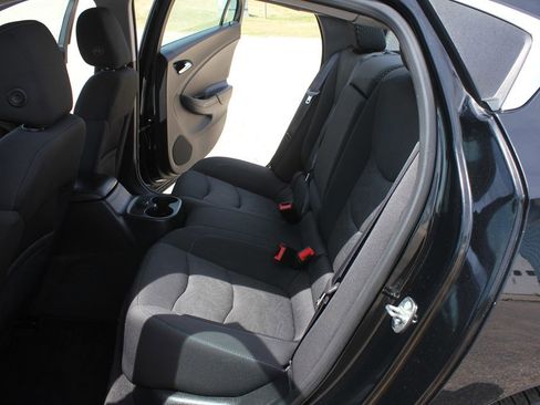 Used 2017 Chevrolet Volt LT w/ Comfort Package FWD image 38