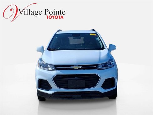 Used 2020 Chevrolet Trax LT w/ Driver Confidence Package image 2