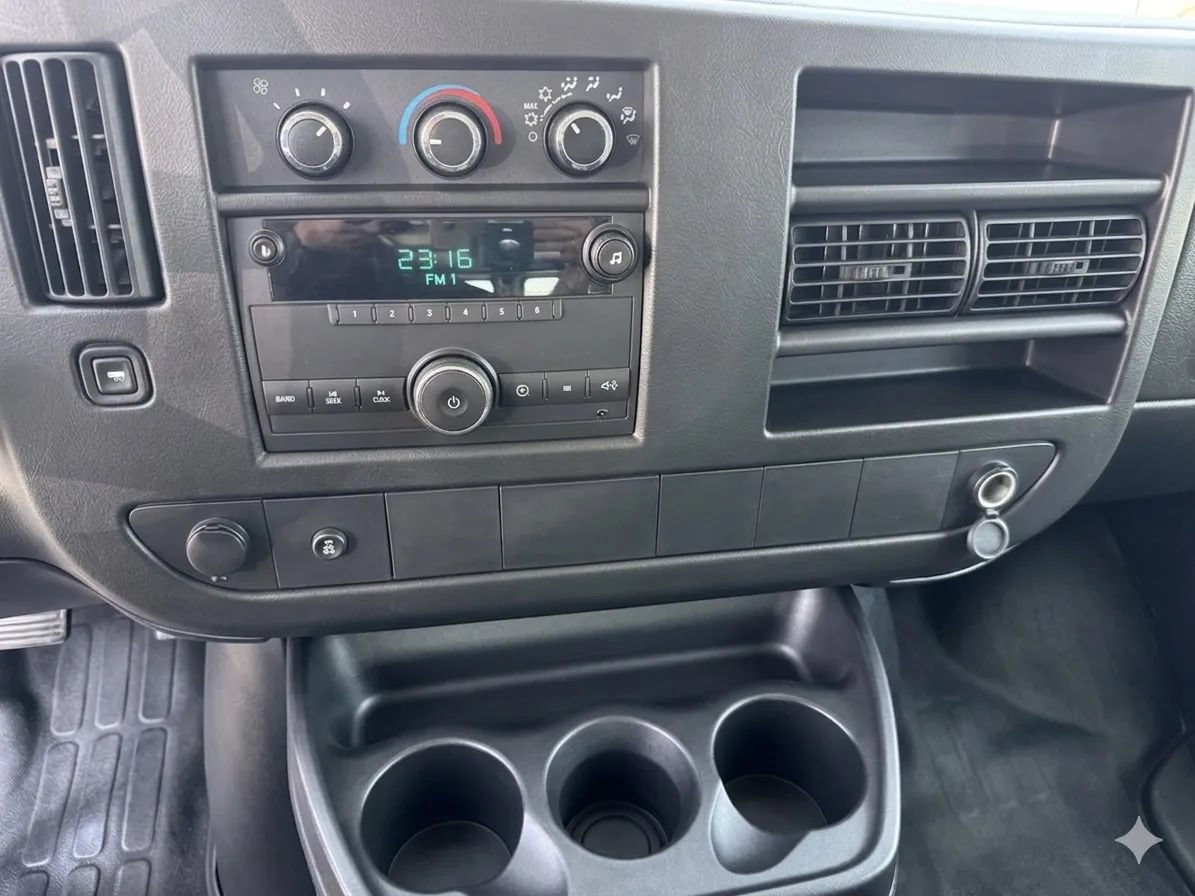 Used 2013 Chevrolet Express 2500 RWD image 28