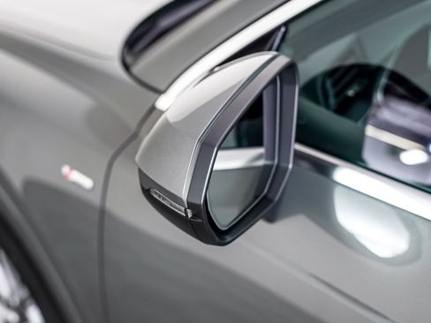 New 2025 Audi Q3 2.0T Premium image 24