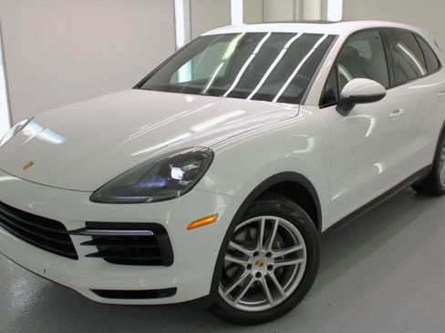 Used 2020 Porsche Cayenne AWD/4WD image 24