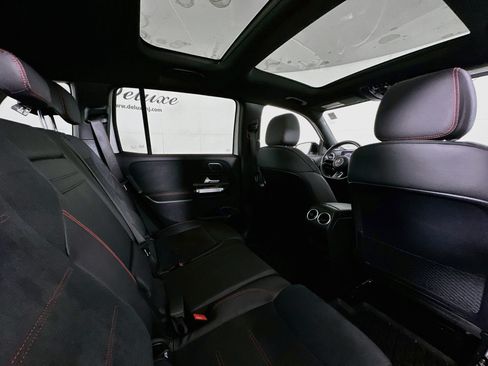 Used 2024 Mercedes-Benz GLB 250 4MATIC image 29