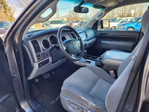 Used 2012 Toyota Tundra 4x4 CrewMax image 11