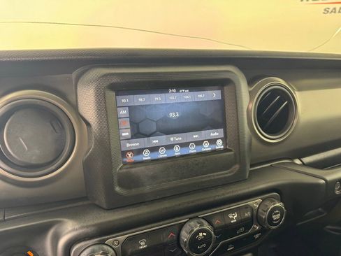 Used 2022 Jeep Wrangler Unlimited Sport AWD/4WD image 13