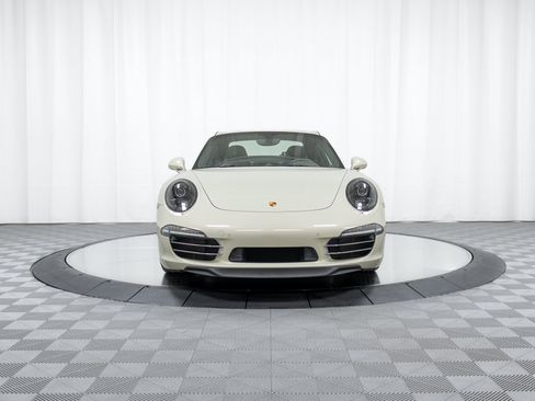 Certified 2014 Porsche 911 50th Anniversary Edition RWD image 10