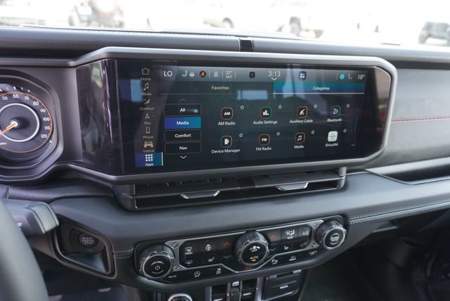 Used 2024 Jeep Wrangler Unlimited Rubicon AWD/4WD image 38