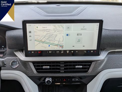 Certified 2025 Ford Explorer Platinum w/ LUX Leather Package image 23