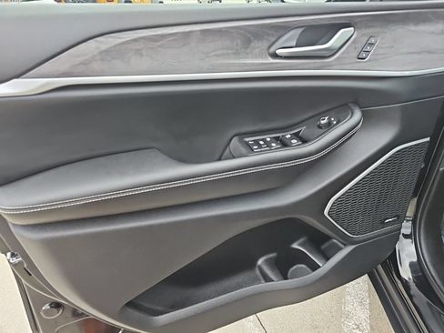 Certified 2023 Jeep Grand Cherokee 4WD 4xe image 17
