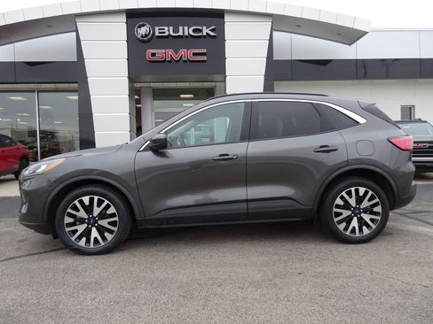 Used 2020 Ford Escape SEL image 2