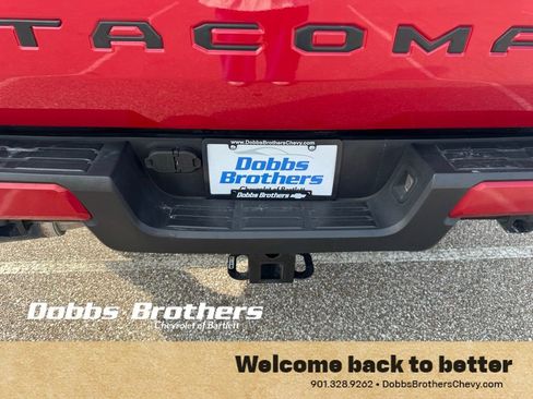 Used 2024 Toyota Tacoma TRD Sport AWD/4WD image 36