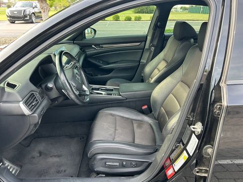 Used 2019 Honda Accord Sport image 9