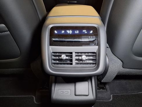 New 2026 Cadillac Lyriq V image 11