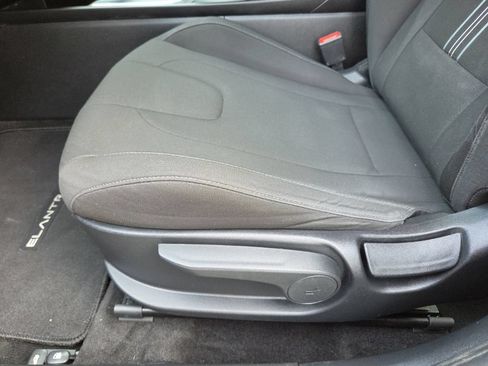 Used 2021 Hyundai Elantra SEL FWD image 18