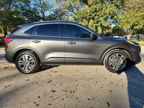 Used 2020 Ford Escape SEL image 13