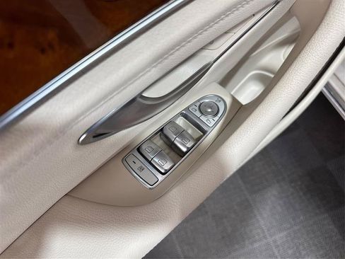 Used 2019 Mercedes-Benz E 300 4MATIC image 34