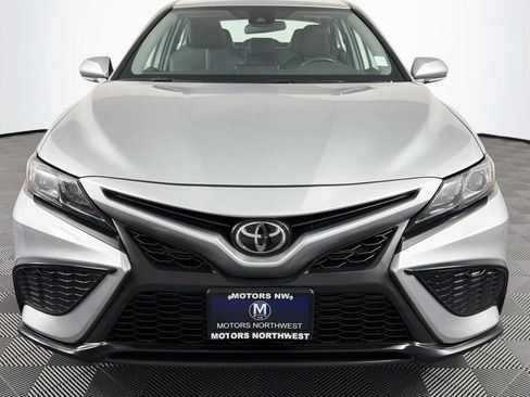 Used 2024 Toyota Camry SE FWD image 2