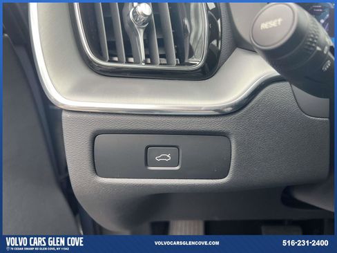 Used 2024 Volvo XC60 B5 Core w/ Protection Package Premier image 21