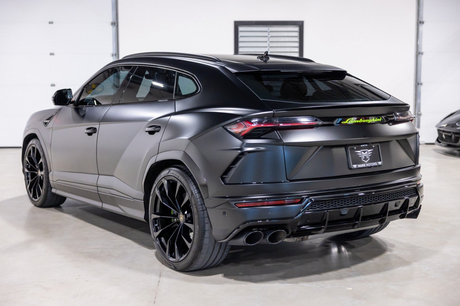 Used 2022 Lamborghini Urus AWD/4WD image 7