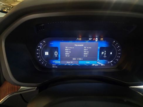 Certified 2023 Volvo XC60 B5 Plus AWD/4WD image 20