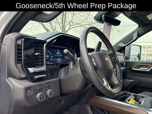 Used 2024 Chevrolet Silverado 2500 High Country w/ Technology Package image 9