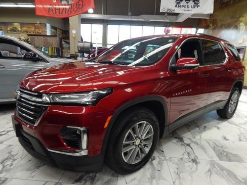 Used 2023 Chevrolet Traverse Premier image 1