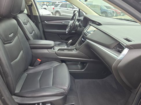 Used 2019 Cadillac XT5 Luxury FWD image 25