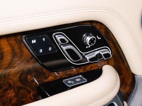 Used 2020 Land Rover Range Rover HSE image 9