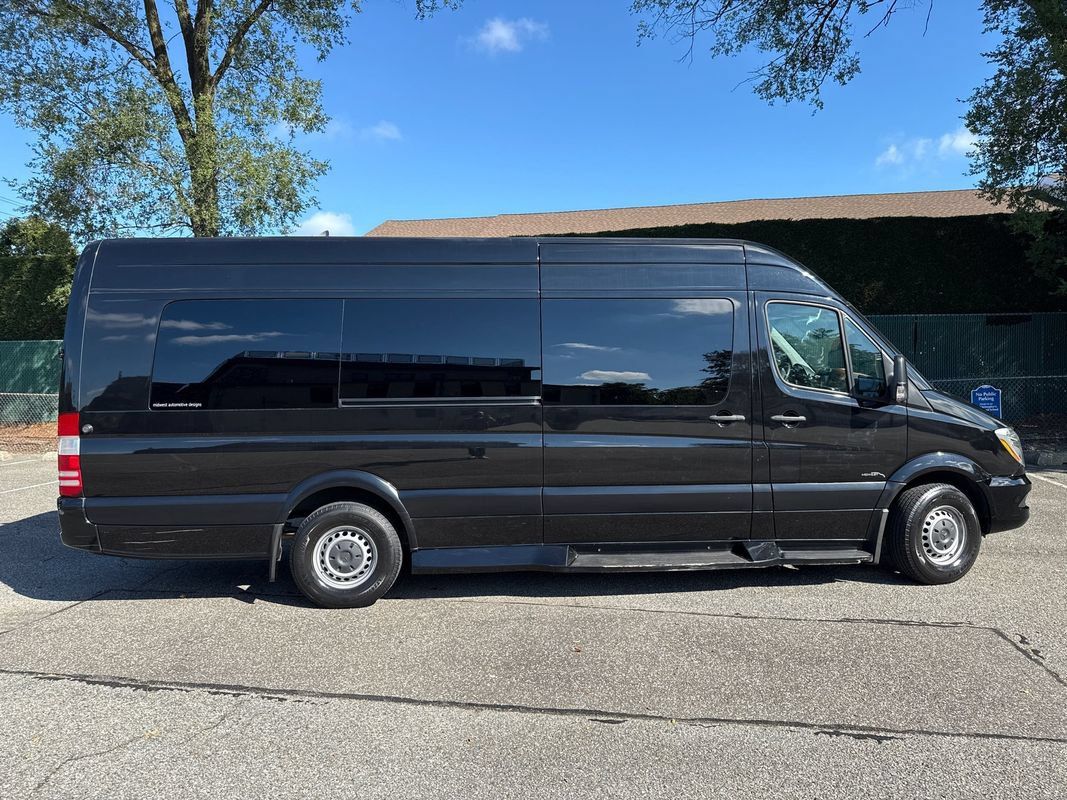 Used 2017 Mercedes-Benz Sprinter 2500 image 10