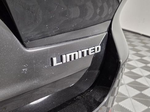 Certified 2024 Jeep Grand Cherokee L Limited w/ Luxury Tech Group II image 26