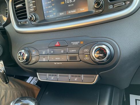 Used 2017 Kia Sorento AWD w/ LX Convenience Package image 32