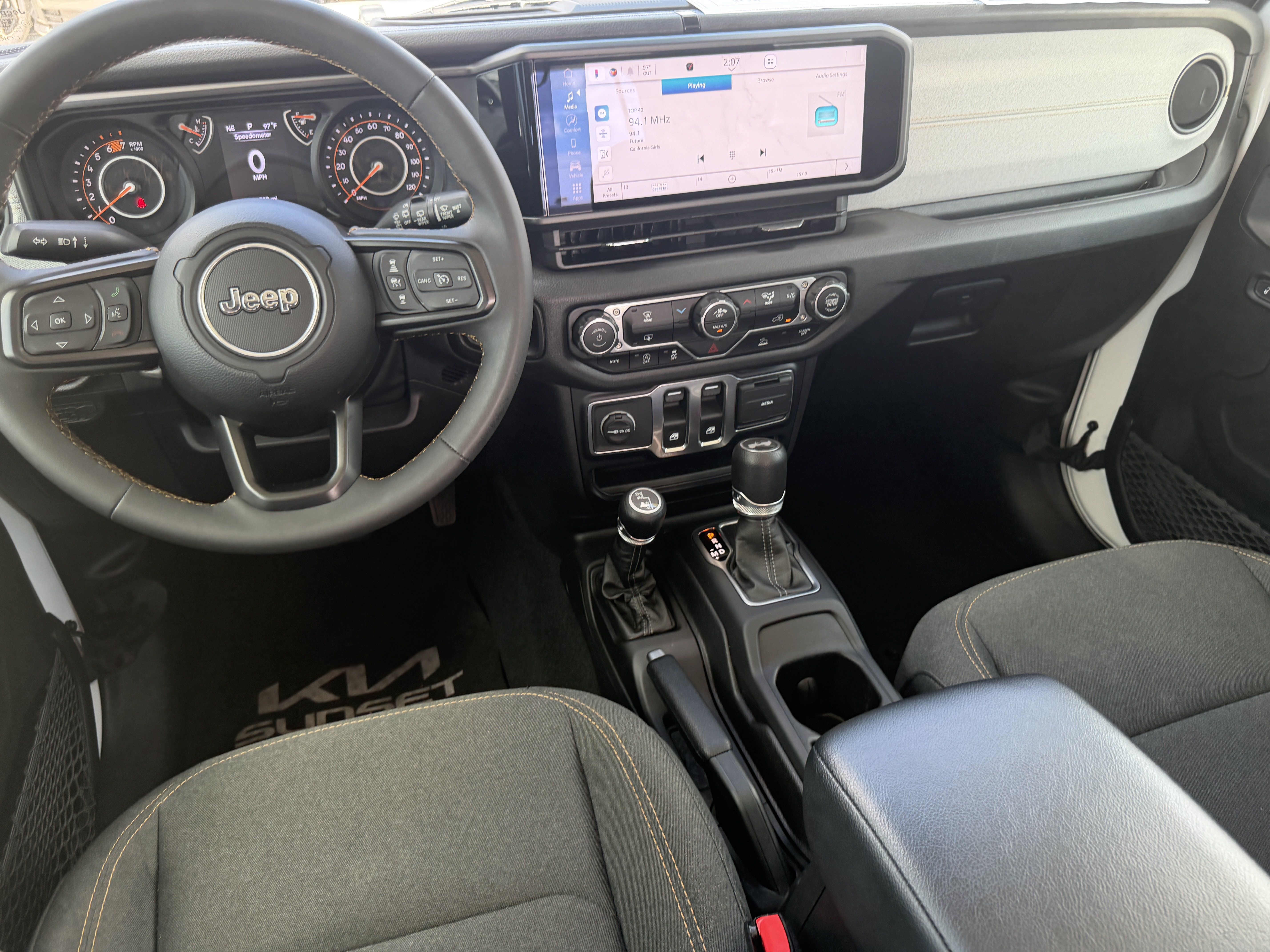 Used 2024 Jeep Wrangler Sport AWD/4WD image 18