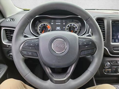 Used 2022 Jeep Cherokee Trailhawk AWD/4WD image 16