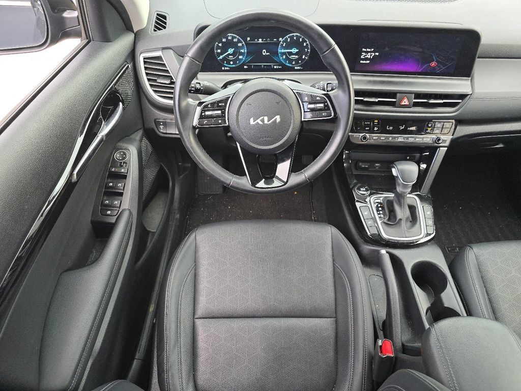 Used 2024 Kia Seltos EX FWD image 22