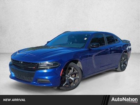 Used 2020 Dodge Charger SXT w/ Blacktop Package image 1
