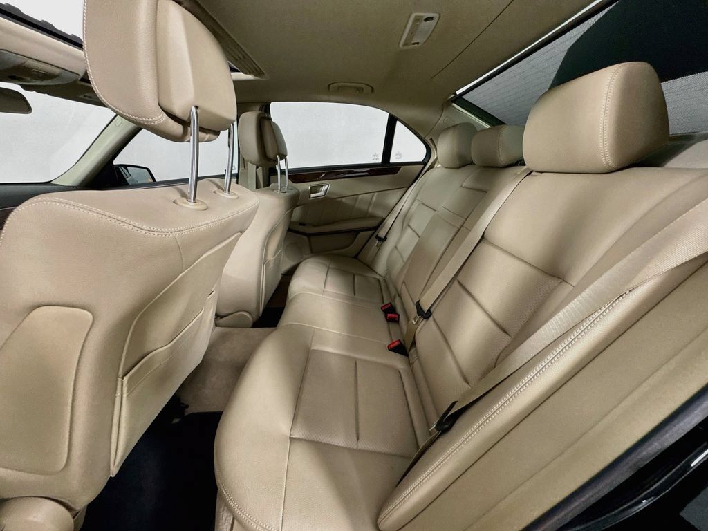 Used 2013 Mercedes-Benz E 350 4MATIC Sedan image 30