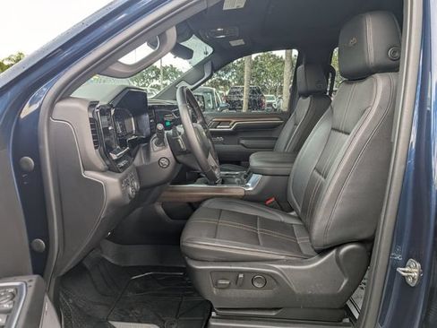 Used 2023 Chevrolet Silverado 1500 High Country w/ High Country Premium Package AWD/4WD image 11