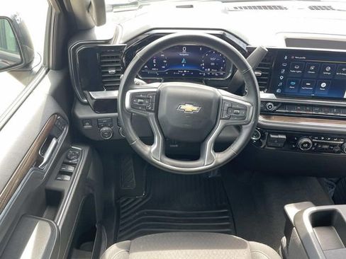 Used 2025 Chevrolet Silverado 1500 LT AWD/4WD image 10