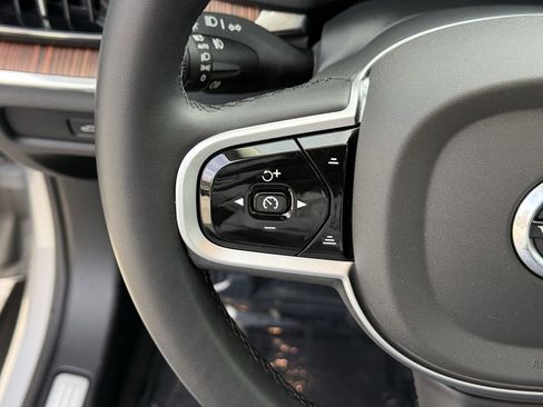 Certified 2025 Volvo V60 B5 Cross Country Plus image 22