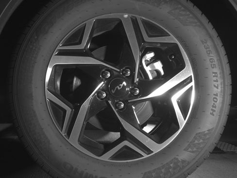 Used 2025 Kia Sportage LX image 14