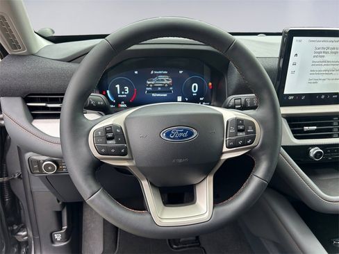 New 2025 Ford Explorer Active w/ Active Comfort Package image 13