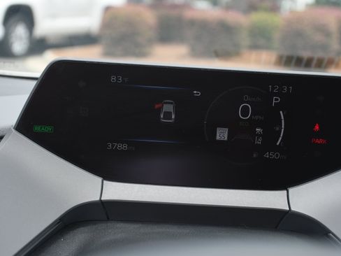Used 2025 Toyota Prius LE FWD image 13